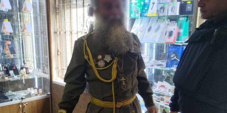 На Закарпатті поліція затримала двох “радянських солдатів”, один з них – священик УПЦ (МП) (ФОТО)