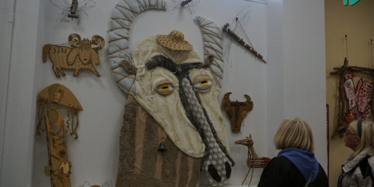 «Артпроєкти і етнодизайн ДХШ» – недитяча виставка творів учнів дитячої художньої школи Миколаєва (ФОТО)