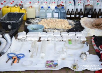 В Україні провели грандіозну спецоперацію – провело 200 обшуків, вилучили центнери наркотиків (ФОТО, ВІДЕО)