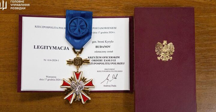Дуда нагородив начальника ГУР Буданова Золотим Хрестом ордена “За заслуги перед Польщею”