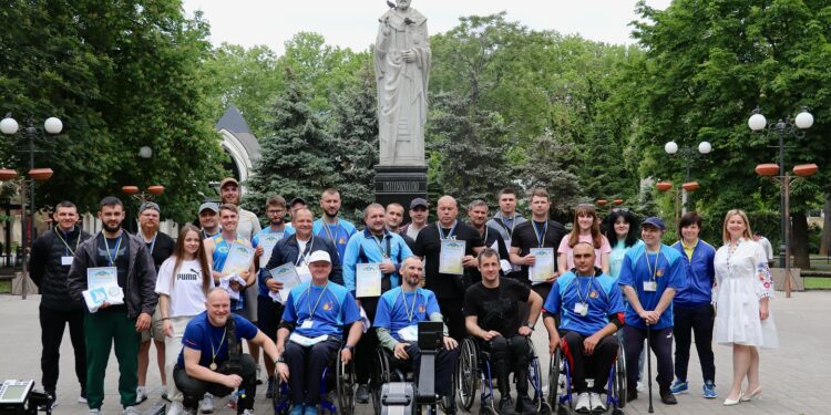 У Каштановому сквері Миколаєва у чотирьох видах спорту змагались ветерани війни (ФОТО)