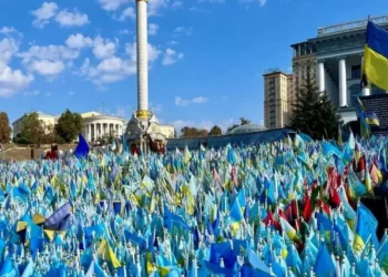Біля Алеї Героїв у Києві чергуватимуть патрульні зі зброєю – КМВА