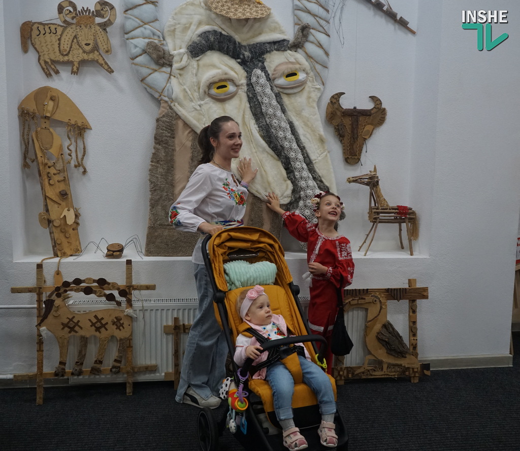 «Артпроєкти і етнодизайн ДХШ» - недитяча виставка творів учнів дитячої художньої школи Миколаєва (ФОТО) 31 «Артпроєкти і етнодизайн ДХШ» - недитяча виставка творів учнів дитячої художньої школи Миколаєва (ФОТО) 30