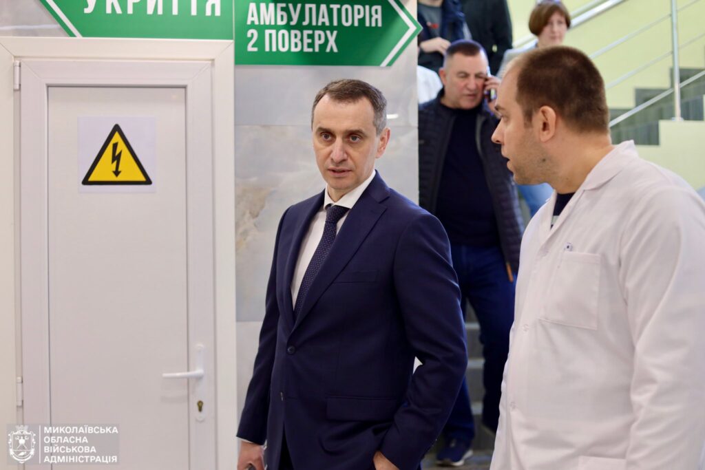 Візит міністра охорони здоров’я на Миколаївщину – обговорення низки проблемних питань, «екстреники» отримали 3 автівки від благодійників (ФОТО) 5 Візит міністра охорони здоров’я на Миколаївщину – обговорення низки проблемних питань, «екстреники» отримали 3 автівки від благодійників (ФОТО) 4