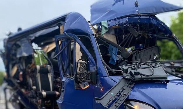 Кількість загиблих через атаку по рейсовому автобусу на Сумщині зросла до 9 (ФОТО)