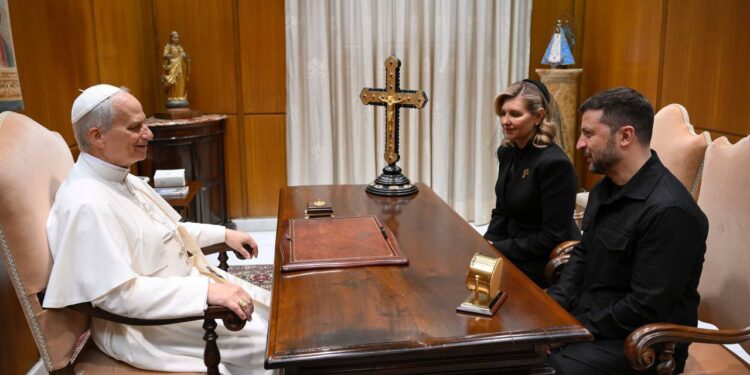 Зеленський після інавгураційної меси зустрівся з Папою Левом (ФОТО)