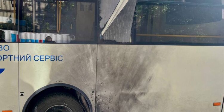 Внаслідок ранкових обстрілів Херсона дроном та артилерією – десятеро постраждалих (ФОТО)