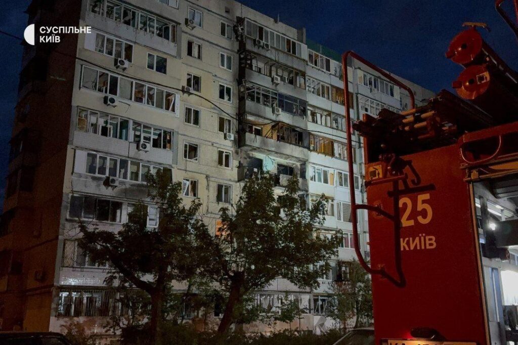 Київ пережив масовану ракетно-дронову атаку (ФОТО) 5 Київ пережив масовану ракетно-дронову атаку (ФОТО) 4
