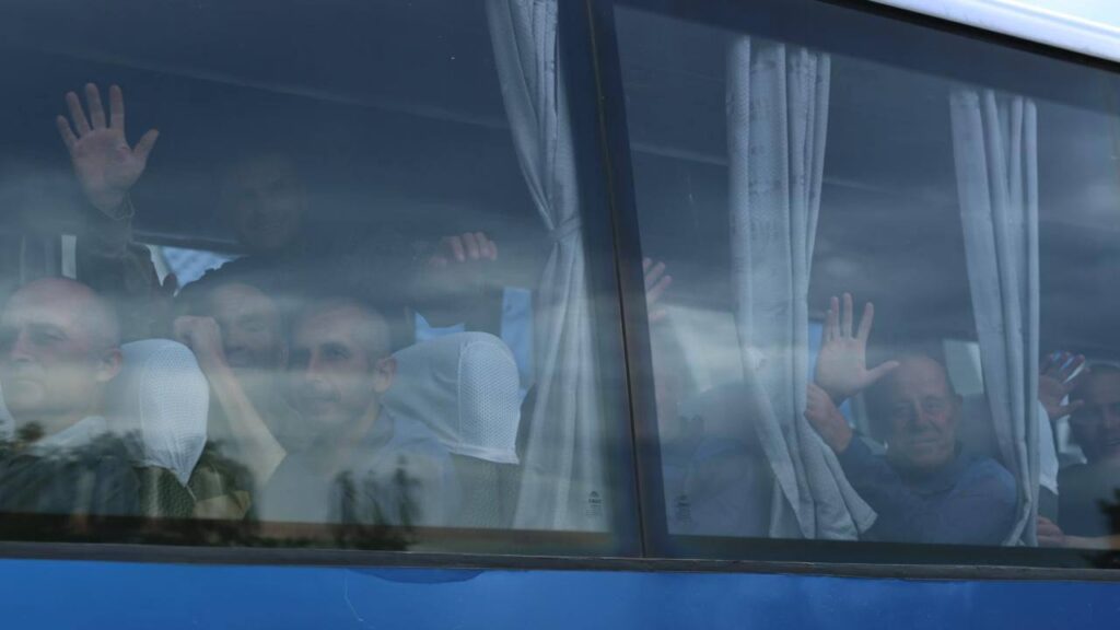 Наші вдома. Ще 307 захисників повернула Україна, зокрема – 27 захисників Маріуполя (ФОТО) 5 Наші вдома. Ще 307 захисників повернула Україна, зокрема – 27 захисників Маріуполя (ФОТО) 4