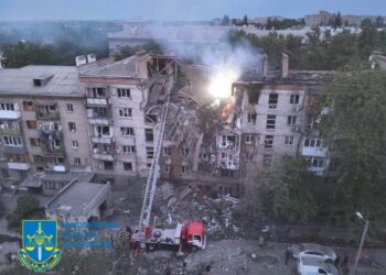 Правоохоронці фіксують наслідки дронової атаки на Миколаїв (ФОТО)