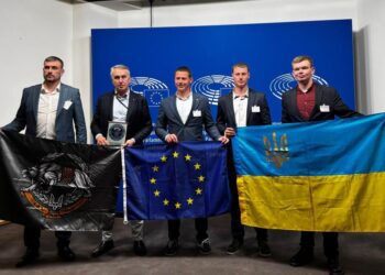 Звільнені з полону оборонці Маріуполя розповіли у Брюсселі про звірства росіян (ФОТО)