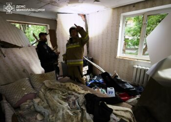 У Миколаєві в квартирі вибухнув газ, є руйнування та постраждала (ФОТО, ВІДЕО)
