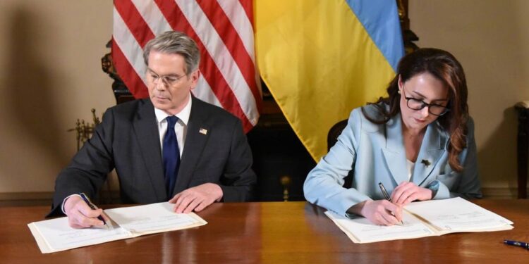 Україна і США підписали угоду про корисні копалини (ФОТО)