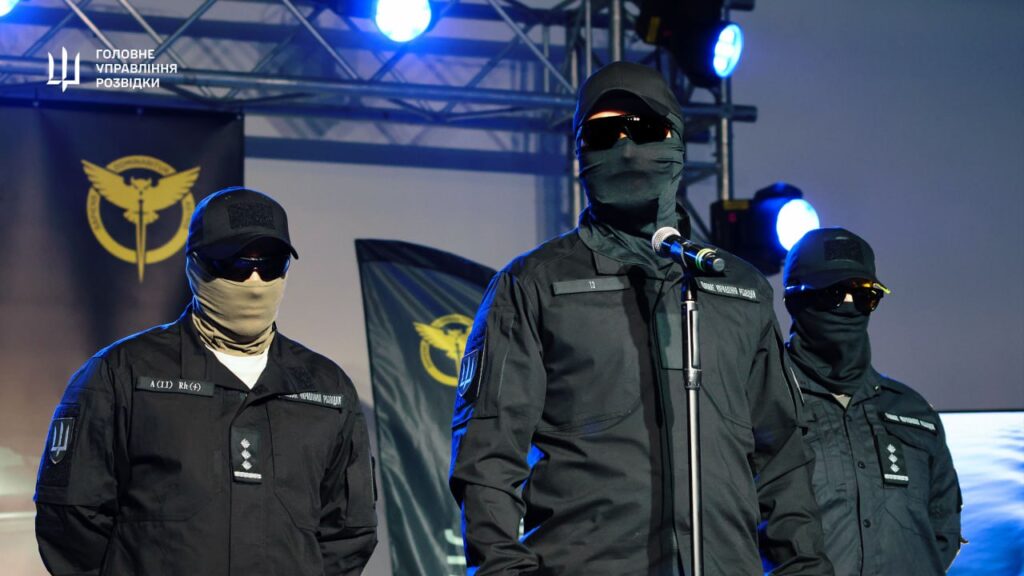 Ера “Маґури” ― команда ГУР вперше презентувала новітні морські дрони, здатні нищити ворожі кораблі та літаки (ФОТО) 5 Ера “Маґури” ― команда ГУР вперше презентувала новітні морські дрони, здатні нищити ворожі кораблі та літаки (ФОТО) 4
