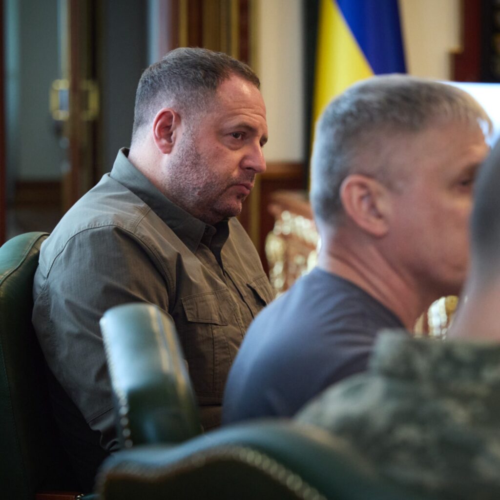 Зеленський провів нараду з підготовки обміну (ФОТО) 7 Зеленський провів нараду з підготовки обміну (ФОТО) 6