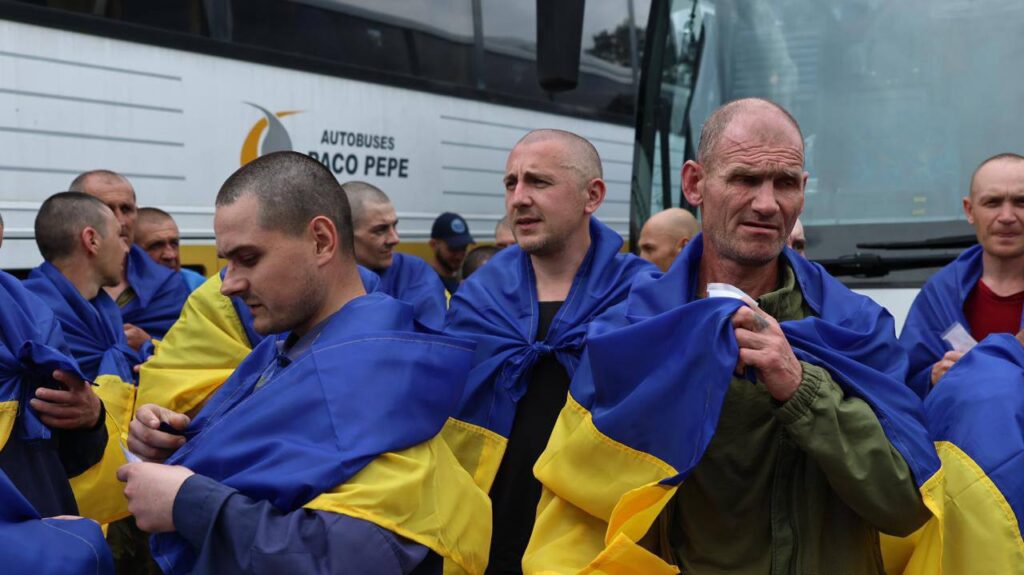 Наші вдома. Ще 307 захисників повернула Україна, зокрема – 27 захисників Маріуполя (ФОТО) 9 Наші вдома. Ще 307 захисників повернула Україна, зокрема – 27 захисників Маріуполя (ФОТО) 8