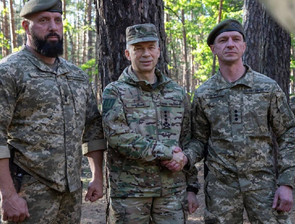 «Ця операція досягла більшості поставлених цілей» - Сирський нагородив воїнів за участь у Курській операції (ФОТО) 7 «Ця операція досягла більшості поставлених цілей» - Сирський нагородив воїнів за участь у Курській операції (ФОТО) 6