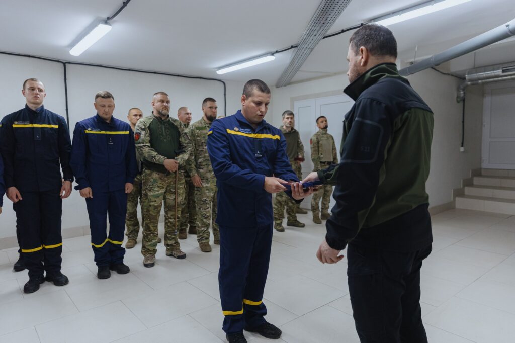 Миколаївські рятувальники – серед відзначених міністром внутрішніх справ Ігорем Клименко (ФОТО) 7 Миколаївські рятувальники – серед відзначених міністром внутрішніх справ Ігорем Клименко (ФОТО) 6