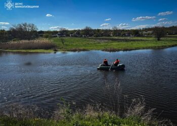 На Миколаївщині рятувальники дістали з річки тіло чоловіка