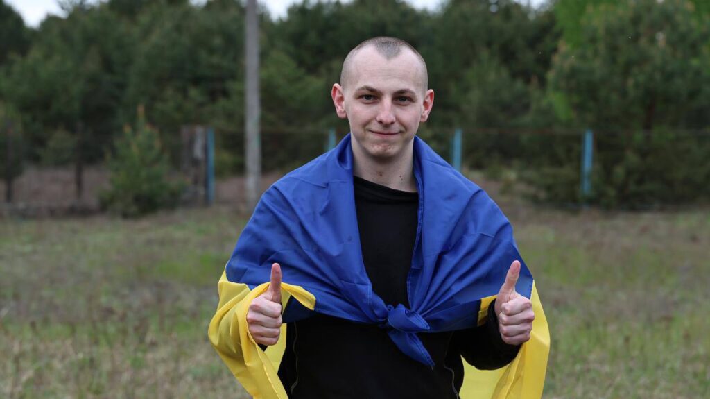 Наші вдома. Україна повернула з російського полону 205 захисників (ФОТО, ВІДЕО) 11 Наші вдома. Україна повернула з російського полону 205 захисників (ФОТО, ВІДЕО) 10