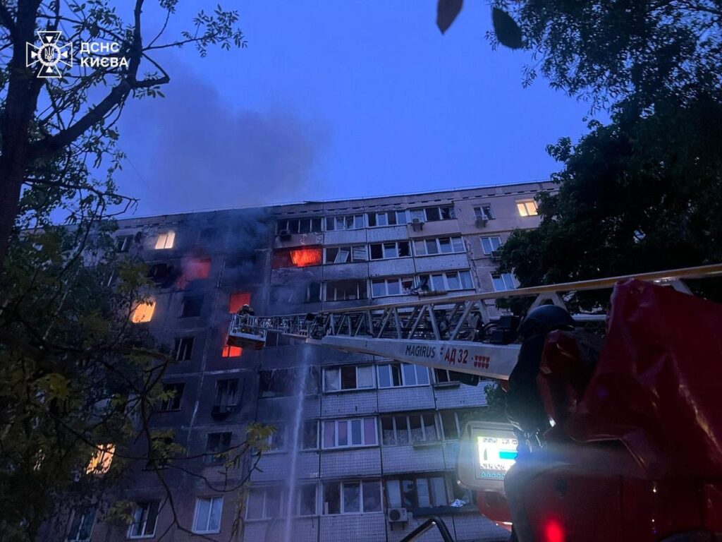 У Києві внаслідок нічної атаки 2 загиблих (ФОТО) 9 У Києві внаслідок нічної атаки 2 загиблих (ФОТО) 8