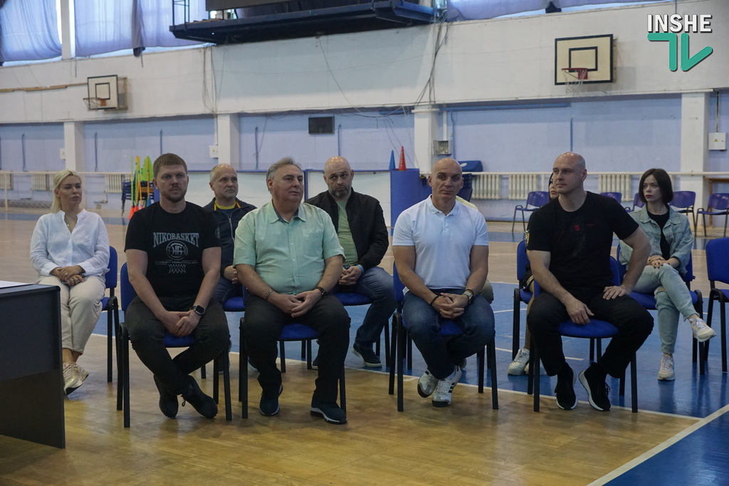 У Миколаєві привітали гравців «Ніко-Баскет» - нагородами, грошовими преміями та обіцянкою виступів у Суперлізі (ФОТО) 9 У Миколаєві привітали гравців «Ніко-Баскет» - нагородами, грошовими преміями та обіцянкою виступів у Суперлізі (ФОТО) 8