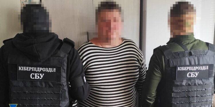 СБУ затримала інформатора російських спецслужб, який коригував ворожі удари по Миколаївщині (ФОТО)