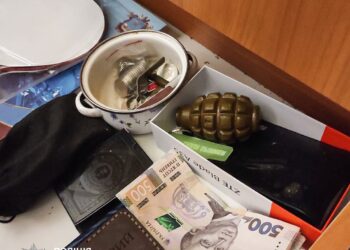 Наркотики та бойова граната – у Миколаєві поліція затримала чергового “закладника” (ФОТО)