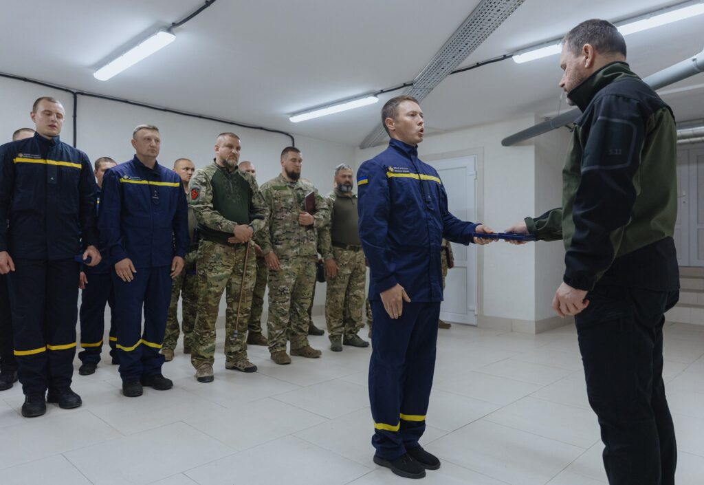 Миколаївські рятувальники – серед відзначених міністром внутрішніх справ Ігорем Клименко (ФОТО) 11 Миколаївські рятувальники – серед відзначених міністром внутрішніх справ Ігорем Клименко (ФОТО) 10