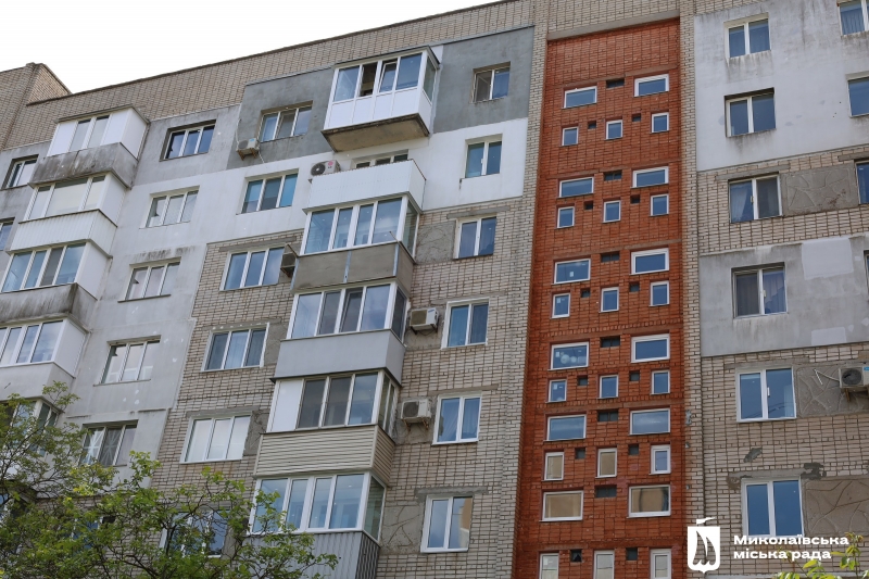 У Миколаєві за підтримки Данії відновили 23 житлові будинки та 2 спортмайданчики, пошкоджені через російські обстріли (ФОТО) 11 У Миколаєві за підтримки Данії відновили 23 житлові будинки та 2 спортмайданчики, пошкоджені через російські обстріли (ФОТО) 10