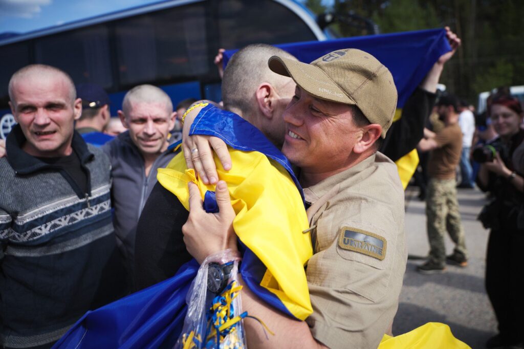 Наші вдома. Сьогодні Україна повернула 390 людей, на вихідних очікуємо ще (ФОТО) 11