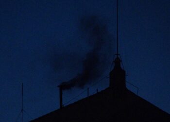 На першому голосуванні конклаву не змогли обрати Папу Римського