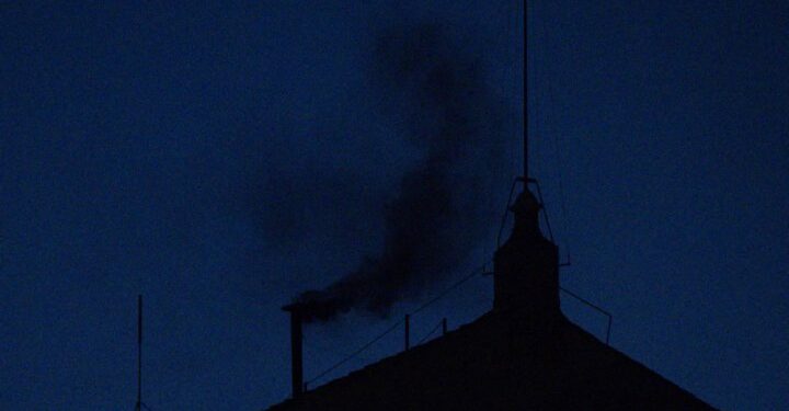 На першому голосуванні конклаву не змогли обрати Папу Римського