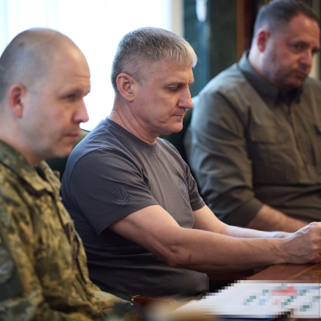Зеленський провів нараду з підготовки обміну (ФОТО) 13 Зеленський провів нараду з підготовки обміну (ФОТО) 12