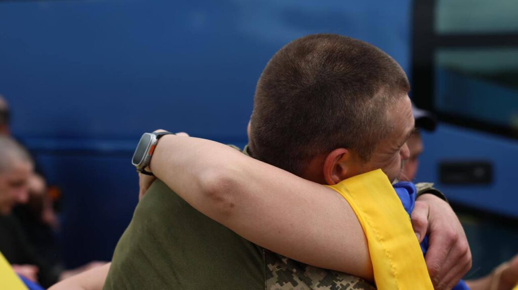 Наші вдома. Ще 307 захисників повернула Україна, зокрема – 27 захисників Маріуполя (ФОТО) 15 Наші вдома. Ще 307 захисників повернула Україна, зокрема – 27 захисників Маріуполя (ФОТО) 14