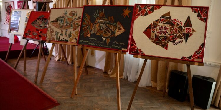 «Українська риба»: юні митці ДХШ Миколаєва презентували виставку творчих робіт (ФОТО)