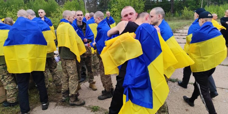 Наші вдома. Україна повернула з російського полону 205 захисників (ФОТО, ВІДЕО)