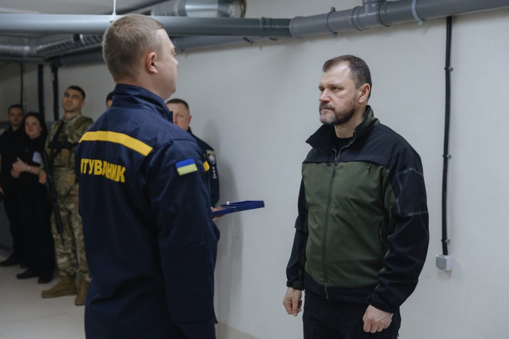 Миколаївські рятувальники – серед відзначених міністром внутрішніх справ Ігорем Клименко (ФОТО) 17 Миколаївські рятувальники – серед відзначених міністром внутрішніх справ Ігорем Клименко (ФОТО) 16