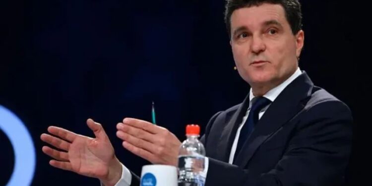 Президентські вибори у Румунії. Центрист Дан обходить праворадикала Сіміона – екзитполи