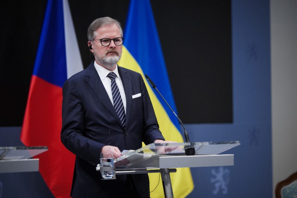 Подальший розвиток оборонної, економічної та гуманітарної співпраці – про що говорили Президент України та Прем’єр-міністр Чехії (ФОТО) 7 Подальший розвиток оборонної, економічної та гуманітарної співпраці – про що говорили Президент України та Прем’єр-міністр Чехії (ФОТО) 6