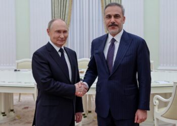 Глава МЗС Туреччини зустрівся з путіним у Москві – говорили про Україну та не тільки