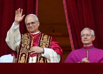 Згадував Папу Франциска та закликав до діалогу – яким було перше вітання нового Папи Римського Лева XIV (ФОТО)