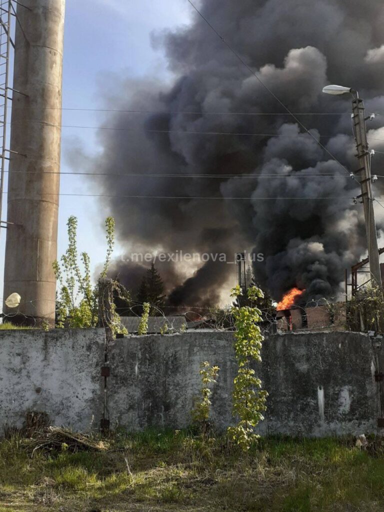 На Брянщині після атаки дронів горить завод "Стріла" - виробляє військову електроніку (ФОТО, ВІДЕО) 3 На Брянщині після атаки дронів горить завод "Стріла" - виробляє військову електроніку (ФОТО, ВІДЕО) 2
