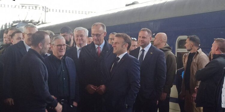 Макрон і “три мушкетери” вже у Києві (ВІДЕО)