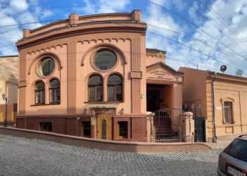 У Чернівцях рабин за $10 тисяч обіцяв допомогу у виїзді за кордон