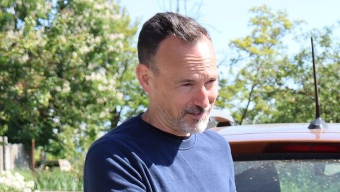 НПП «Білобережжя Святослава» на Миколаївщині відвідав відомий французький фотограф – фіксує вплив війни на природу (ФОТО)