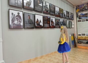 «Зниклі безвісти — не означає забуті» – у Миколаєві відкрилась фотовиставка (ФОТО)