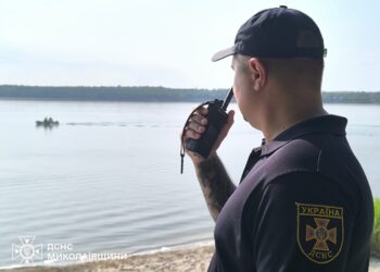 В акваторії Миколаєва шукають 15-річну дівчину, яка зникла під час відпочинку на воді, – ймовірно, вона потонула (ФОТО)