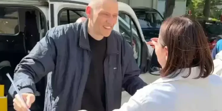 У Білорусі звільнили опозиціонера Сергія Тихановського – схоже, його забрав Келлог (ВІДЕО)