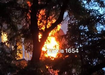 Харків пережив одну з найбільших комбінованих атак, горять будинки (ВІДЕО)